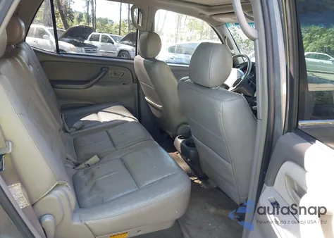 2005 Toyota Sequoia Sr5 V8 z USA, uszkodzony, nr VIN 5TDBT44A25S245526